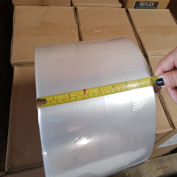 Recyklovatelná smršťovací balící fólie Role 50gauge 60gauge 75gauge 100gauge Mikroperforovaná polyolefinová smršťovací fólie
